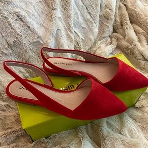 Gianni Bini Kiranne pointed toe sling back flats!